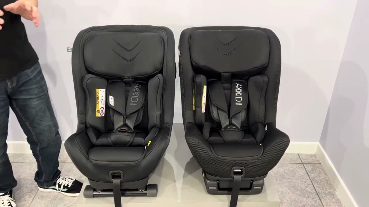 A comparison between the Axkid Movekid and the Axkid Minikid 4 by Little Peas