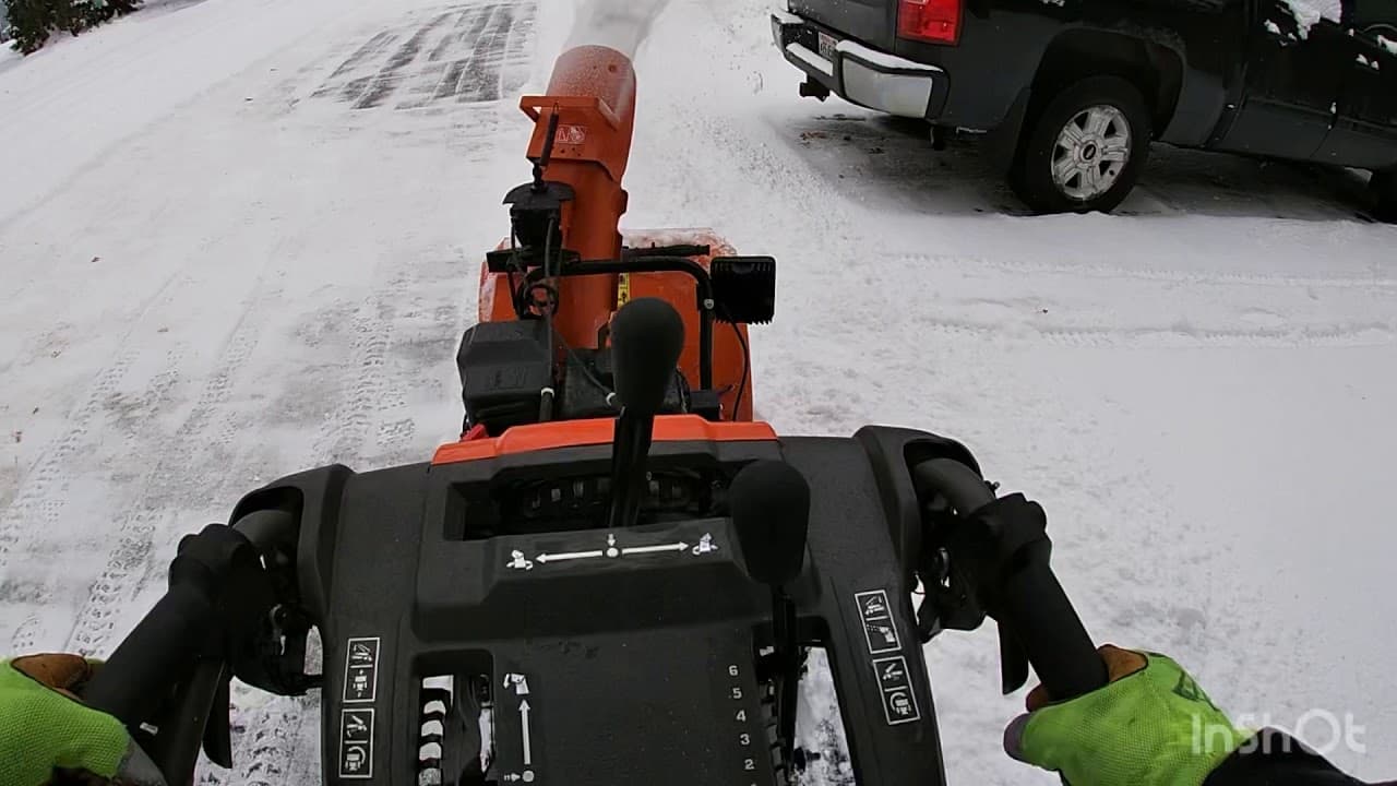Husqvarna ST 224 Snowblower