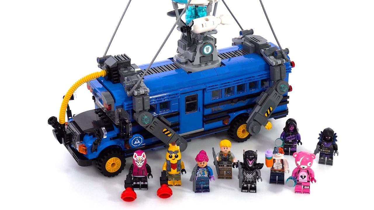 LEGO Fortnite Battle Bus 77073 review! #NotSponsored look at a solid set, IP or not