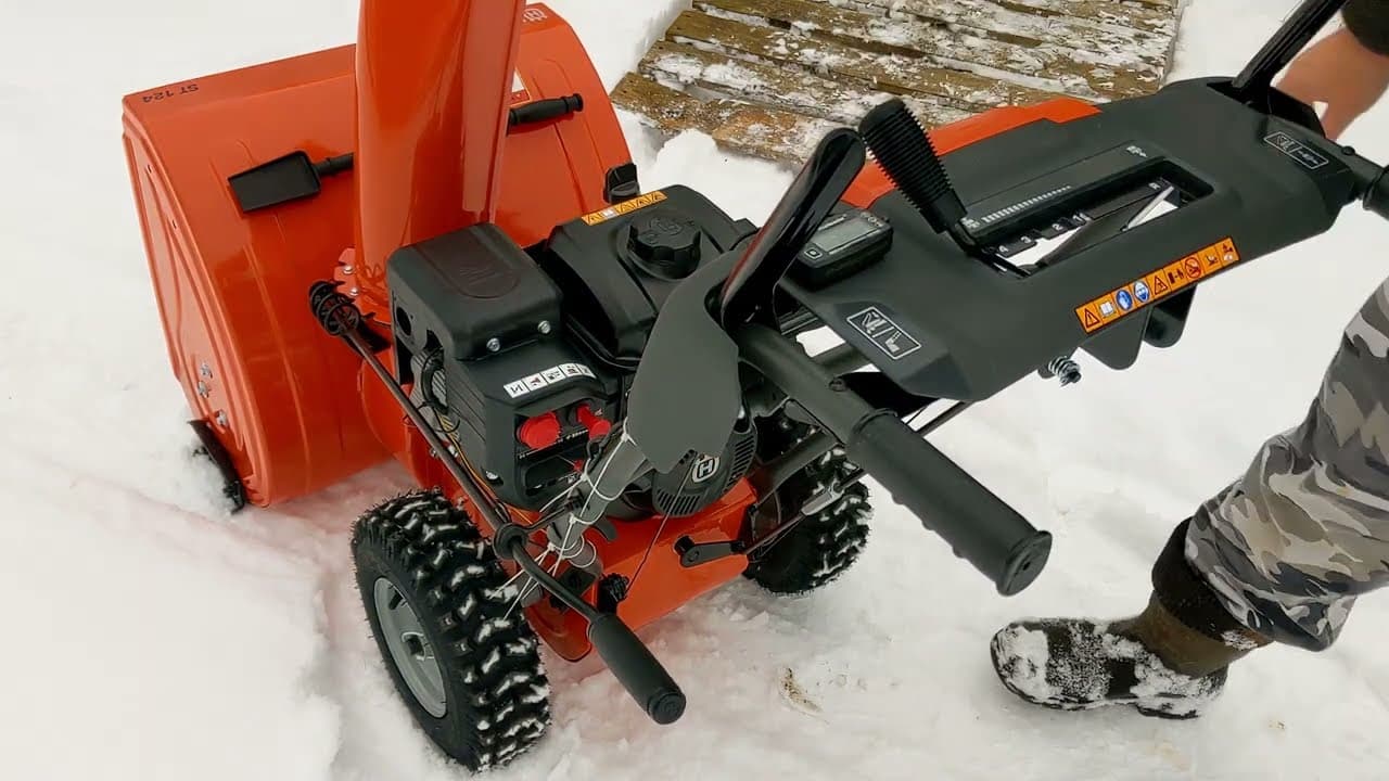 First start of the snow blower Husqvarna ST124