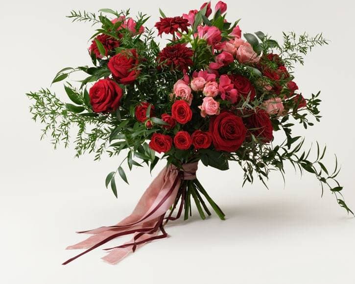 Interflora Älskad stjälkstående bukett