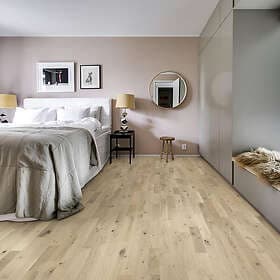 Kährs Parkettgolv Beyond Retro Frosted Oat Ultramatt Lack Ek 3-Stav Trägolv Strip 153N6BEKN4KW240