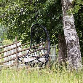Venture Home Hängstol Pulau Hangingchair Rattan Black Creme 6027-001
