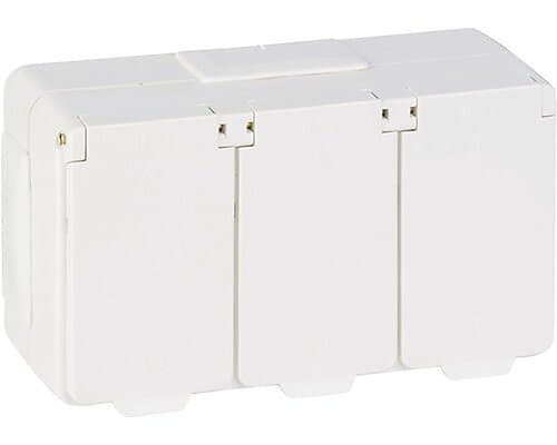 Schneider Electric Vägguttag Aqua Stark 16A 3-vägs med lock vit, 1835087