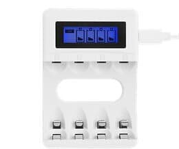 Deltaco USB batteriladdare för 4xAA/AAA Ni-MH/Ni-Cd batterier, vit