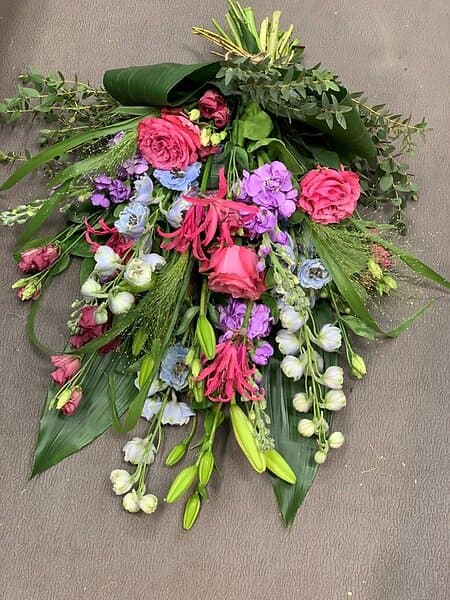 Liggande bukett Rosa/lila/blå: 549