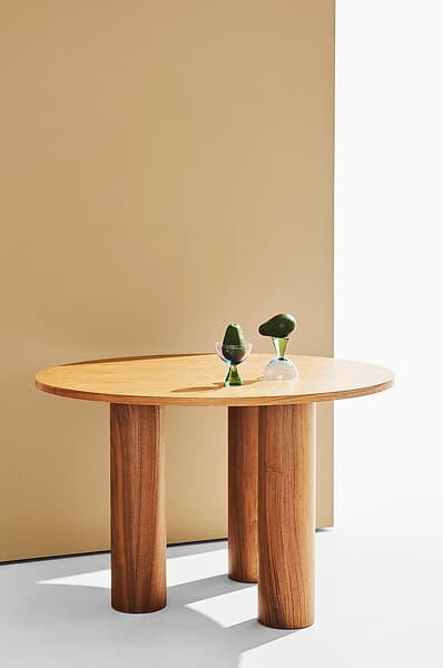 Pastill Colette matbord ø 120 cm Valnöt