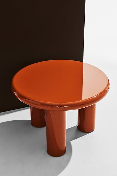 Pastill Ted table round dia 60 Medium brown (pantone 160c)