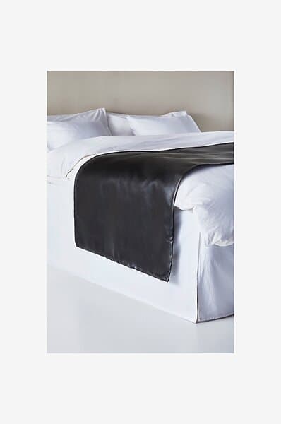 Jotex LEA hotellöverkast 45 cm Svart