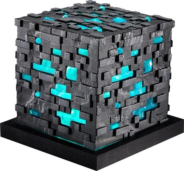 The Noble Collection Minecraft Illuminating Diamond