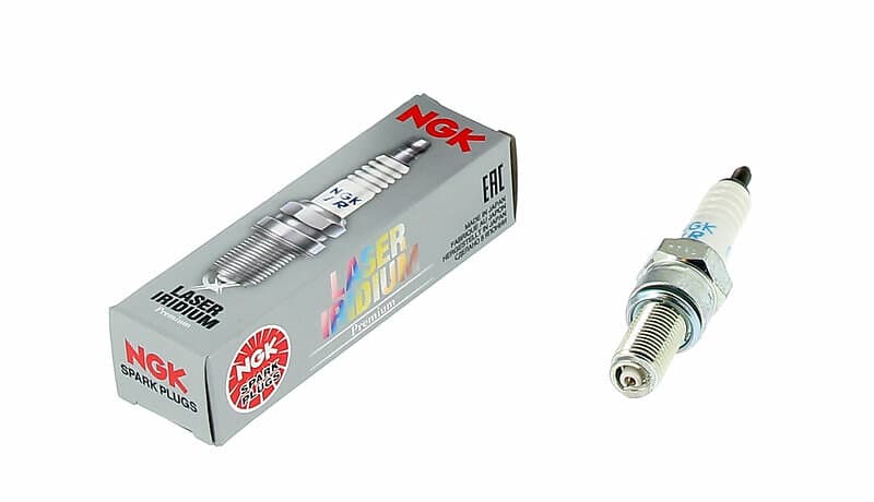 NGK 5899 Laser Iridium Spark Plug Guld