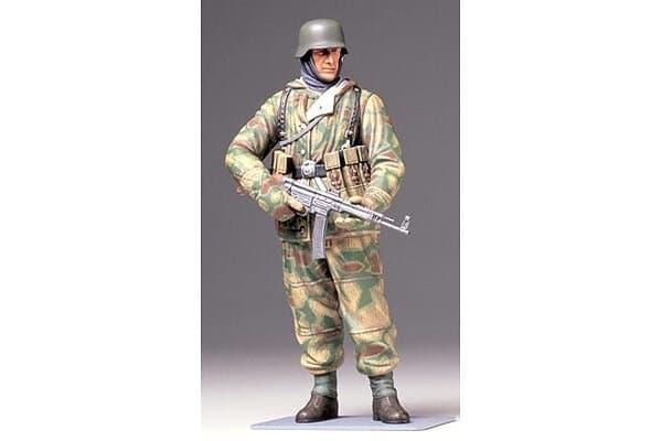 Tamiya 1:16 GERMAN INFANTRYMAN WWII