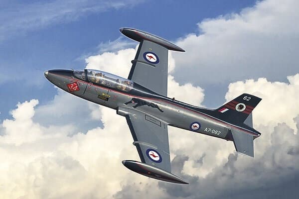 Italeri 1:48 Aermacchi MB 326