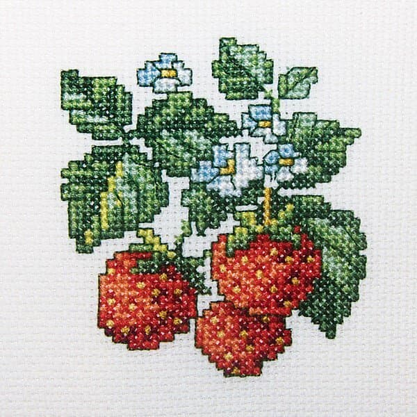 Broderikit jordgubbar 10x10 cm RTO