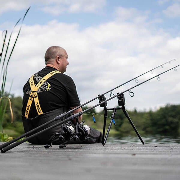 Avid Carp Lok Down 2 Rod Holder Svart 203 mm