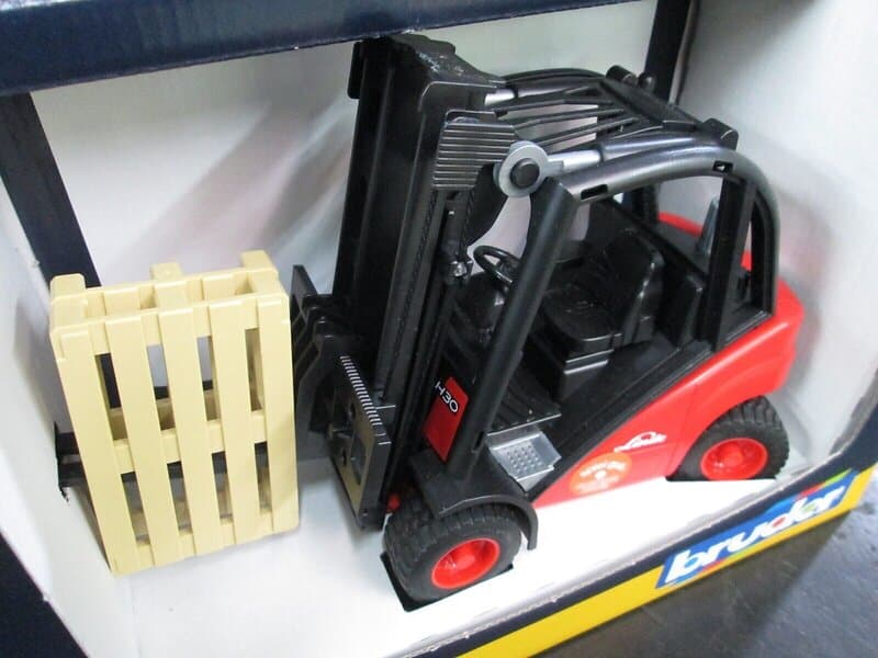 Bruder Linde H30D Gaffeltruck