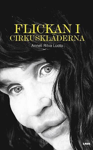 Flickan i cirkuskläderna