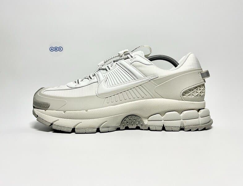 Nike Zoom Vomero Roam (Men's)