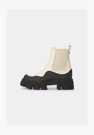 Steve Madden Bone (Dam)