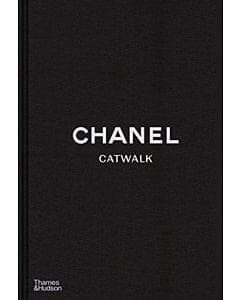 Thames & Hudson Ltd. Chanel Catwalk: The Complete Collections