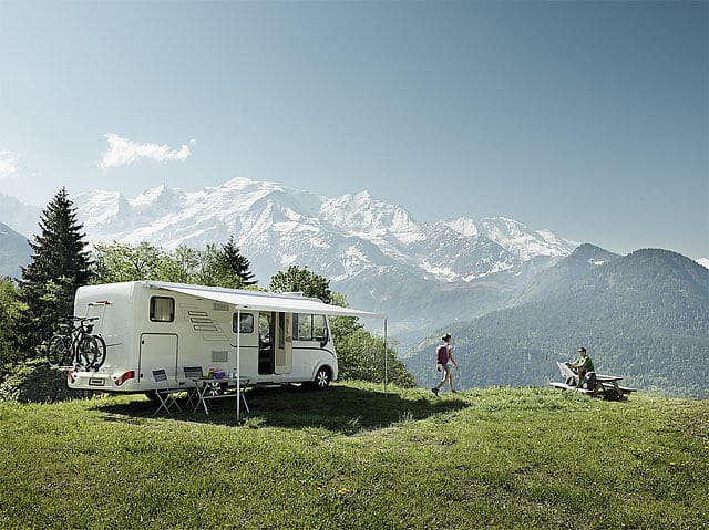 Thule Omnistor 8000 Vit 453 x 275 Saphir Blau